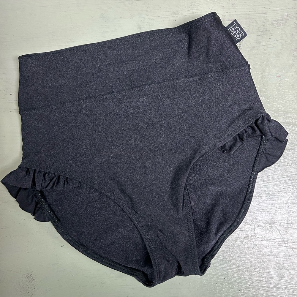 Tiger Friday Radiance Filly Brief Obsidian Size AXS